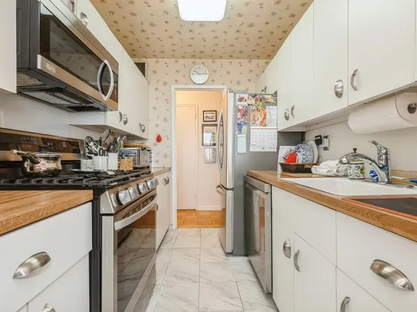 166-25 Powell Cove Boulevard image 20 of 42