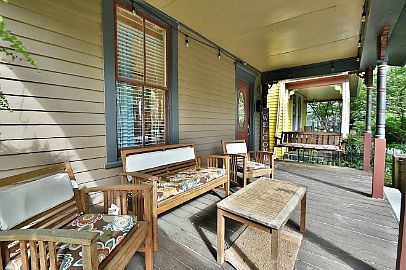 3rd image of 726 Deery St