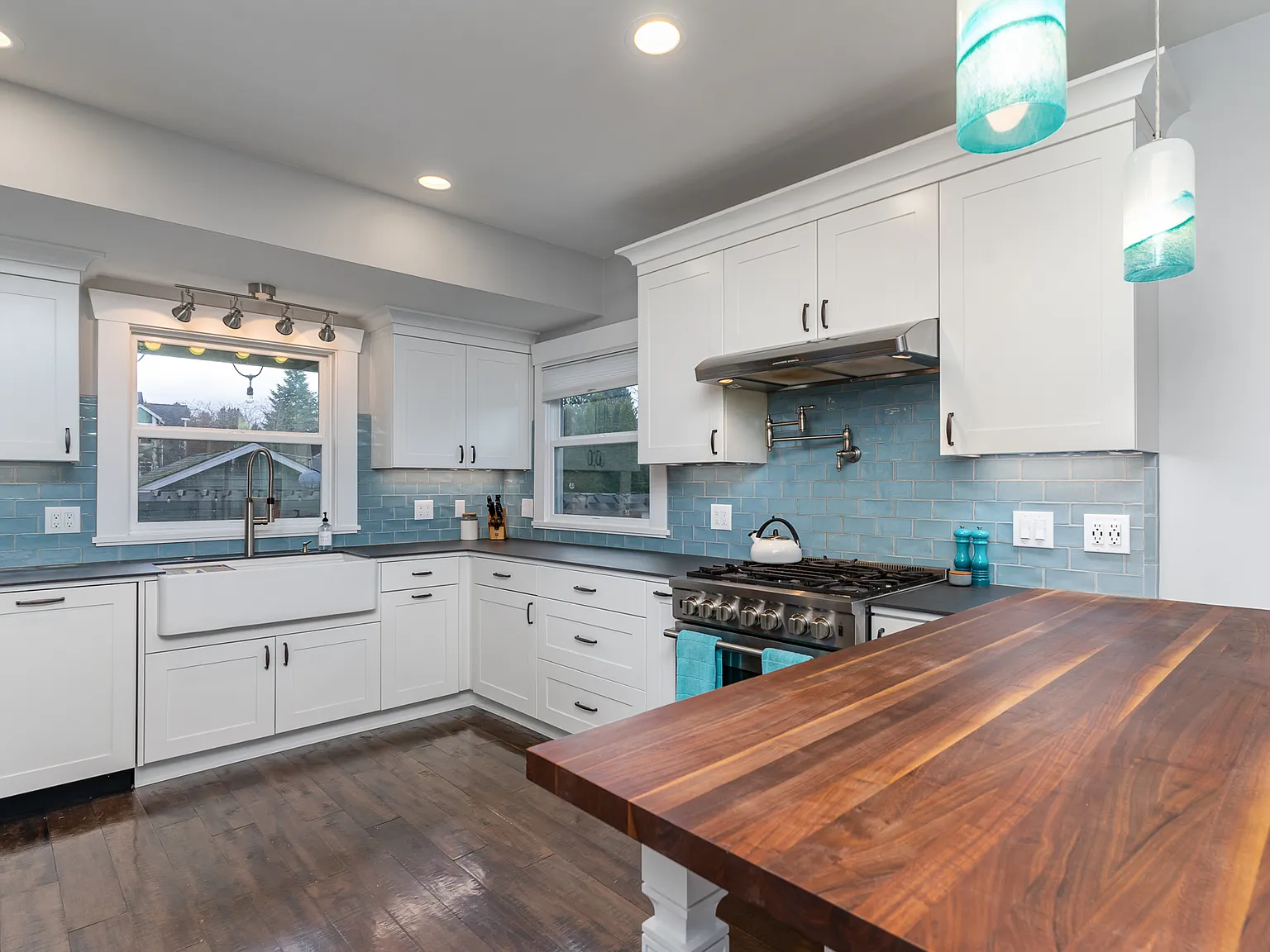 3 bed, 2120 sqft, $5,695 — Photo 4