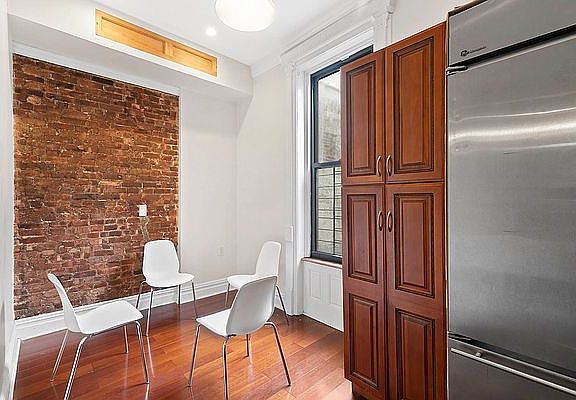 4th image of 1217 Dean St #1