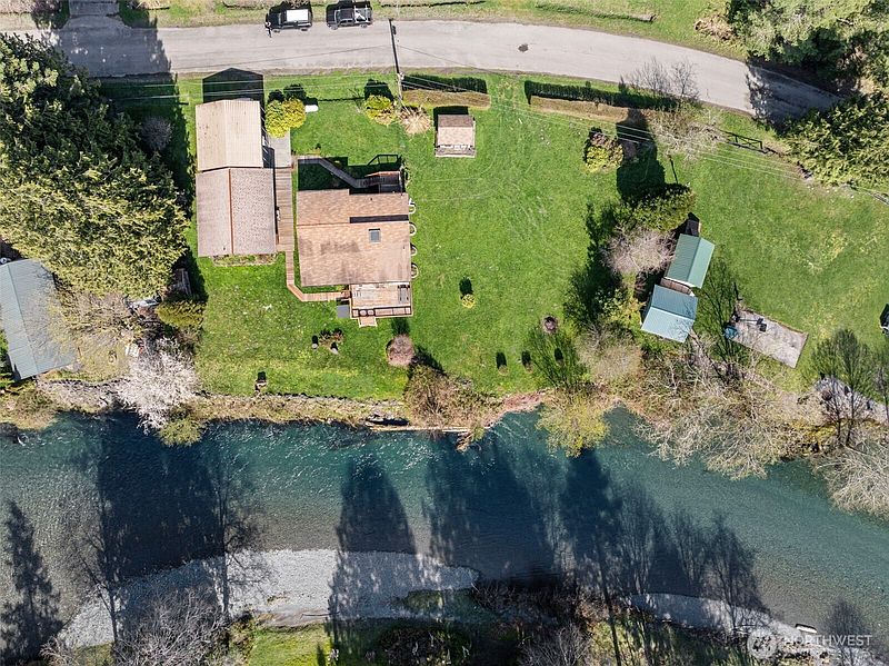 5th image of 210 Kelly Road
