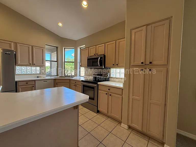 3646 N Katmai — Photo 11