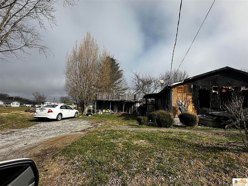 2nd image of 110 & 112 W Barbee St