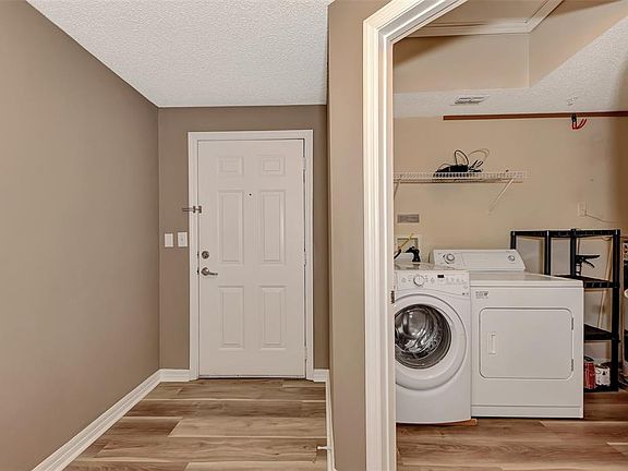 4th image of 5450 Bentgrass Dr #5-304