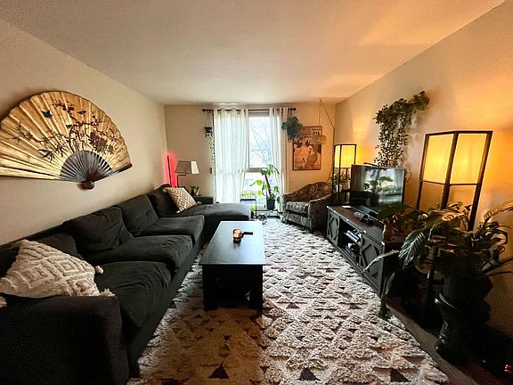 3rd image of 3445 N Oakland Ave APT 301