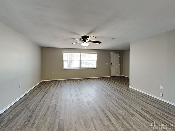 3rd image of 3400 Paloma Dr