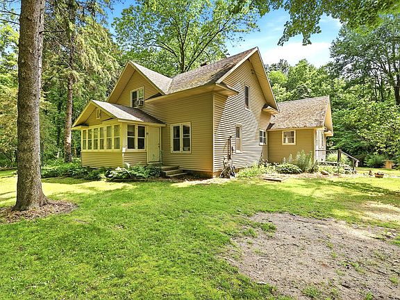 3rd image of 2351 Cook Rd