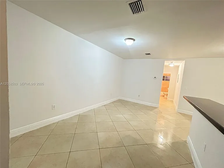 1034 Lenox Ave #8 — Photo 4
