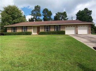 3225 Cloverdale Dr, Pineville, LA 71360