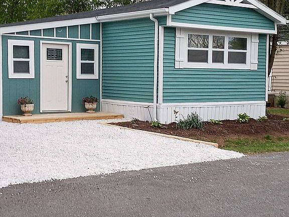 3rd image of 31714 Sycamore Ct