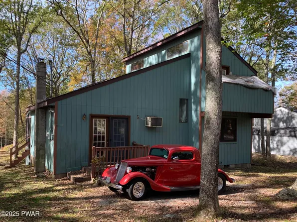 244 Surrey Dr, Lords Valley, PA 18428