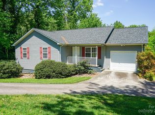 96 34th Ave NW, Hickory, NC 28601