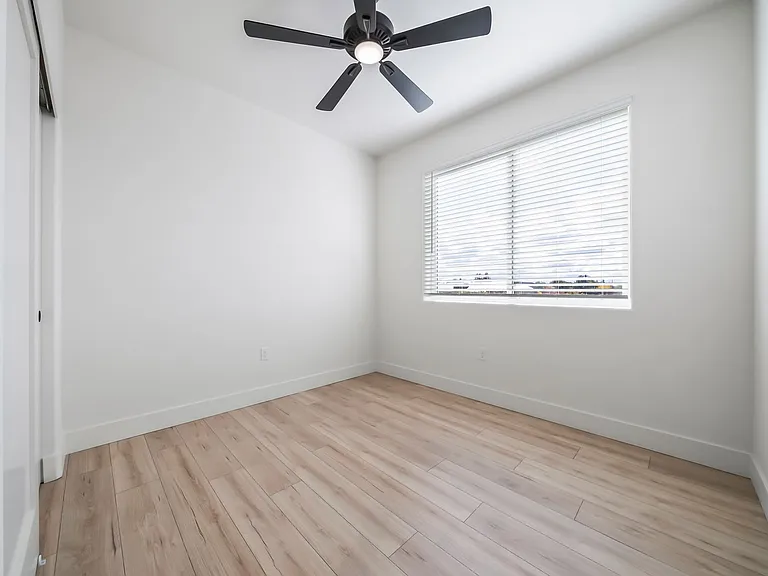 470 NW Fir Ave #201 — Photo 23