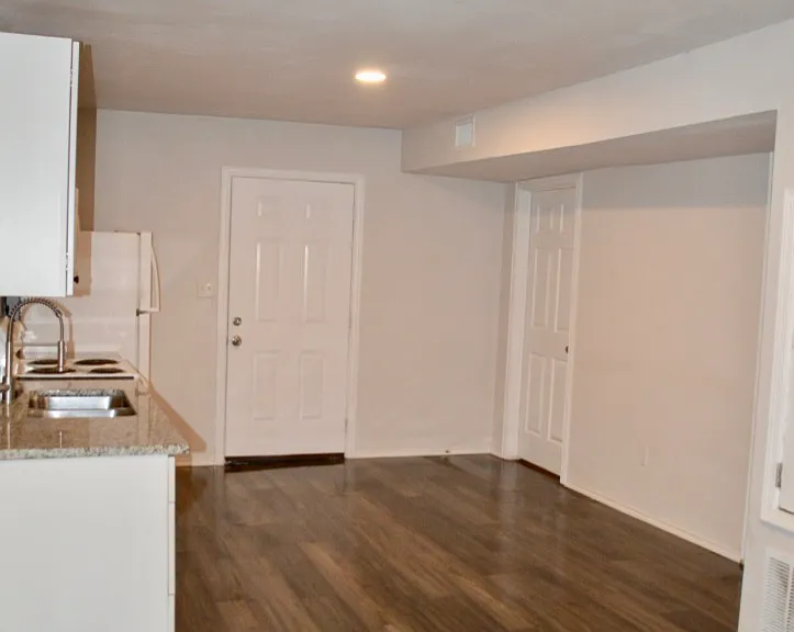 416 Collingsworth Ave #2 — Photo 3