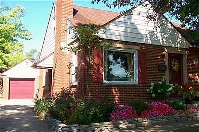 1st image of 1021 Broadmoor Dr