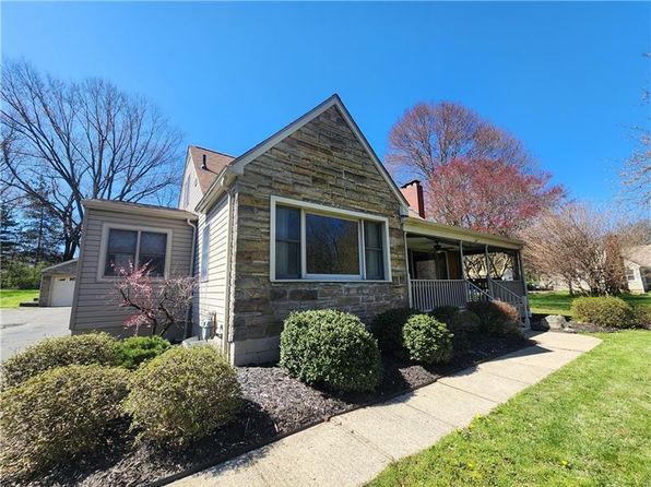 240 Maple Dr, Hermitage, PA 16148