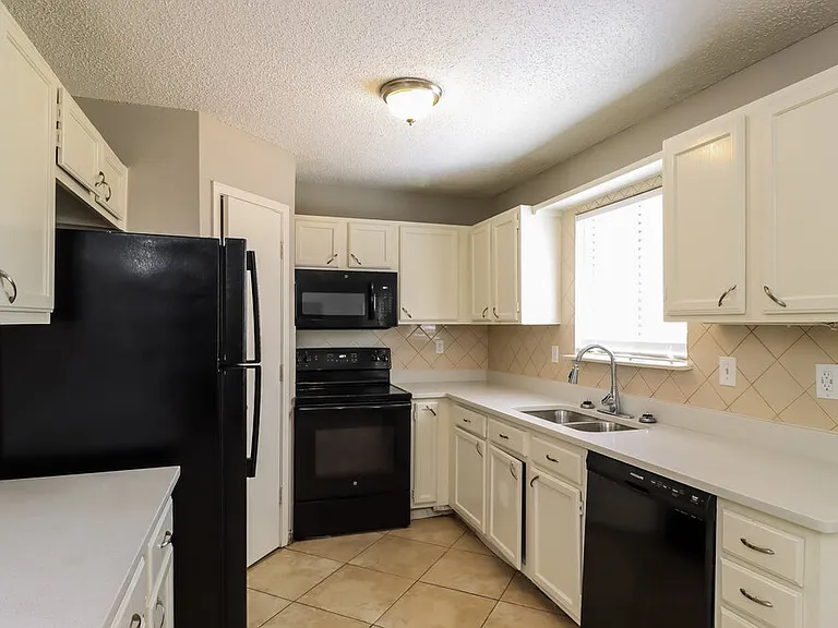4803 Glen Valley Dr — Photo 7