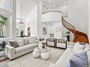 19 Harbor Pointe Dr, Corona Del Mar, CA 92625