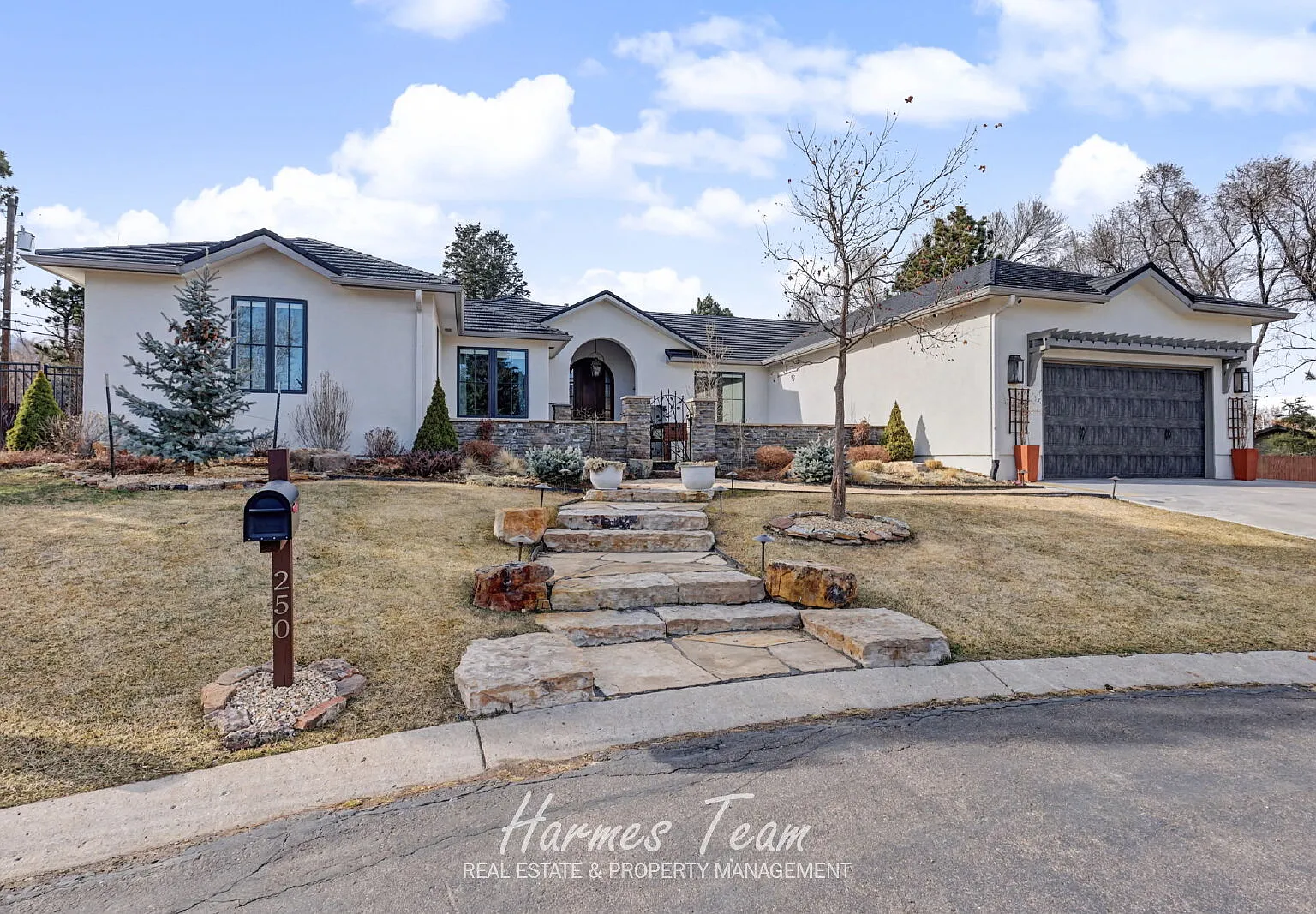 7 bed, 6.0 bath, 7066 sqft, $6,250 — Photo 1