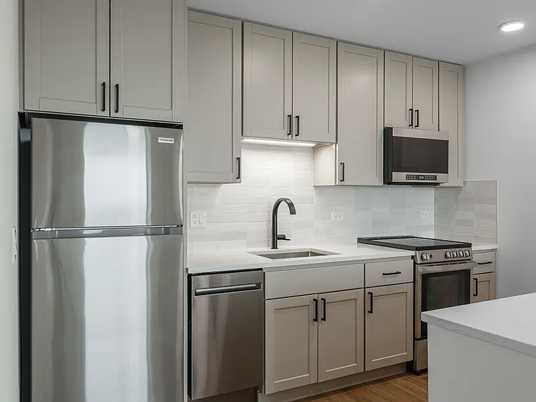 The Nest at Lincoln Park West — Photo 21