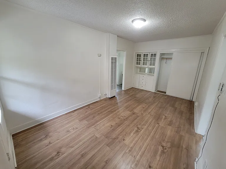 2021 Pennsylvania Ave #2121-1/4 — Photo 6