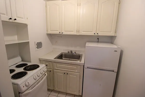 Rented by Luxor Homes & Investment Realty | media 17