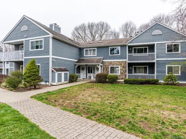 210 Windgate Circle #E, Monroe, CT 06468