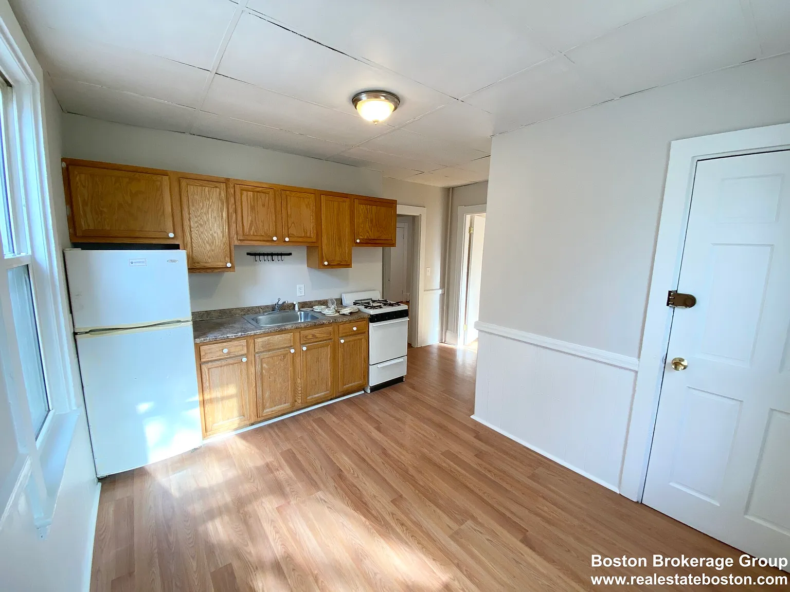 3 bed, 1100 sqft, $4,400 — Photo 4