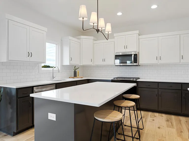 18525 Patrick Ave — Photo 7