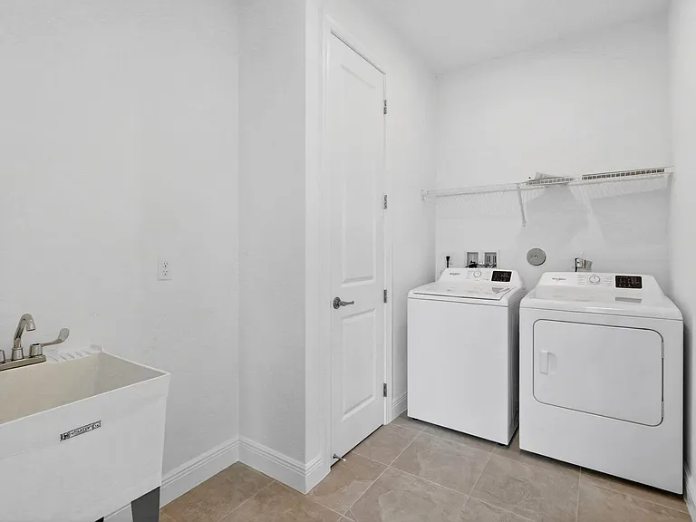 7932 SW Ann St — Photo 20