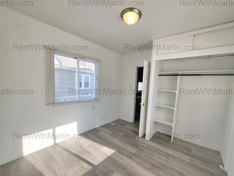 137 Hope Ave — Photo 12