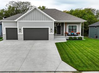 1704 N 163rd St, Basehor, KS 66007