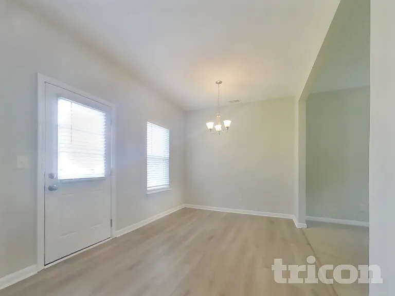 46 Wyndham Ct SE — Photo 4