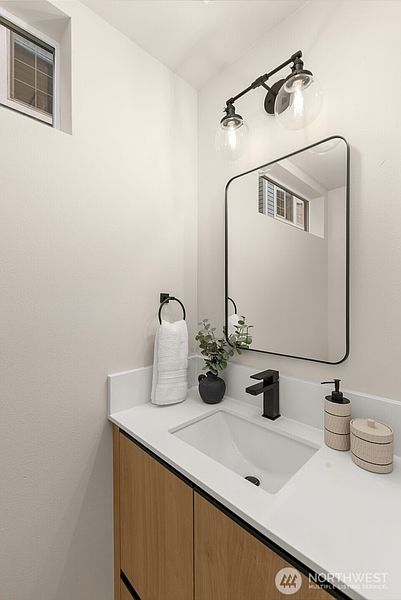 4th image of 1127 C 10th Avenue E