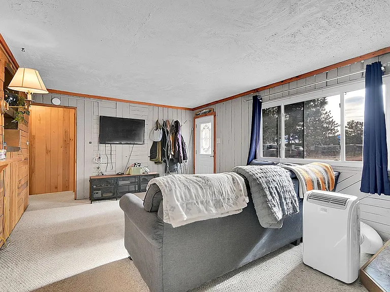 2027 Roland Dr — Photo 7