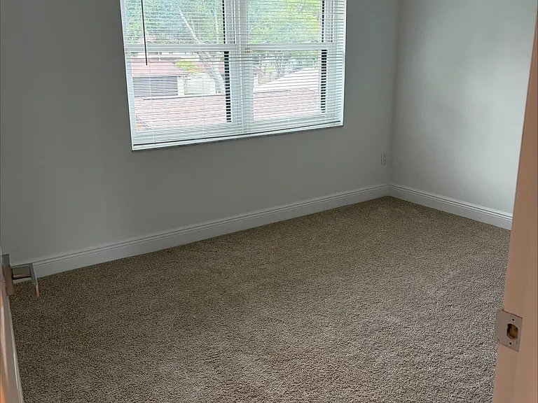 3418 W Saint Conrad St — Photo 17