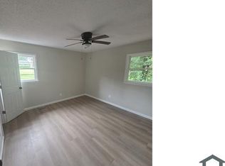 318 Donna Dr, Warner Robins, GA 31088
