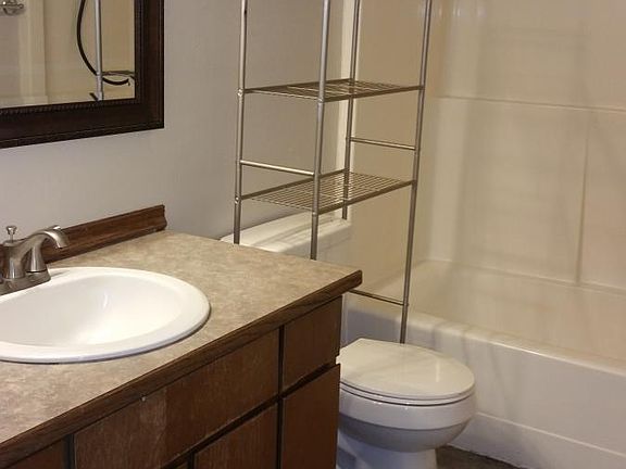 2nd image of 1347 Whitney Ave APT A