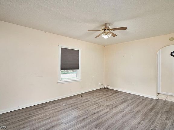 5th image of 613 Reed Ave
