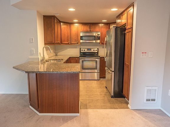 2nd image of 1296 Bellevue Way NE APT 8