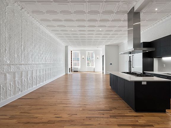 3rd image of 124 Houston St #3