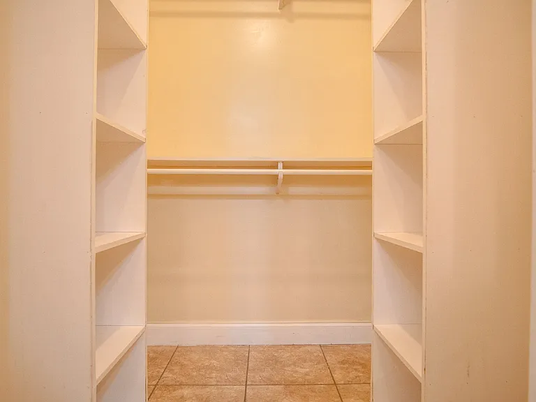 727 Bremen Ave — Photo 20