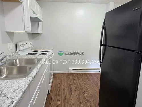 1111 N Elm St #R Photo 1 1111 N Elm St #R Photo 1