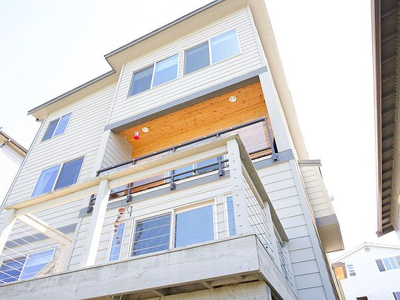2nd image of 16129 Main View Ln NE