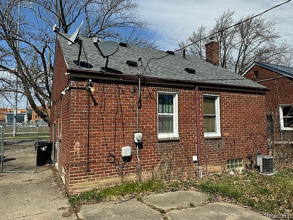 5th image of 11990 Duchess St