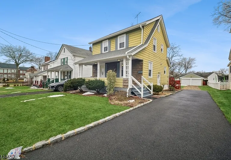 10 Hurley Ave — Photo 8
