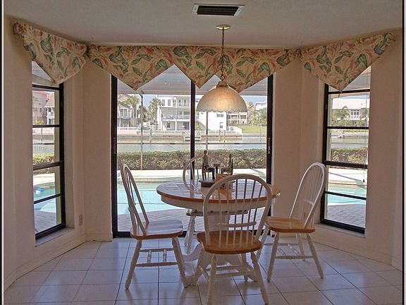 3rd image of 5936 Seabird Dr S