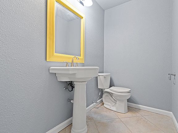 4th image of 3116 Pebblebrook Ct