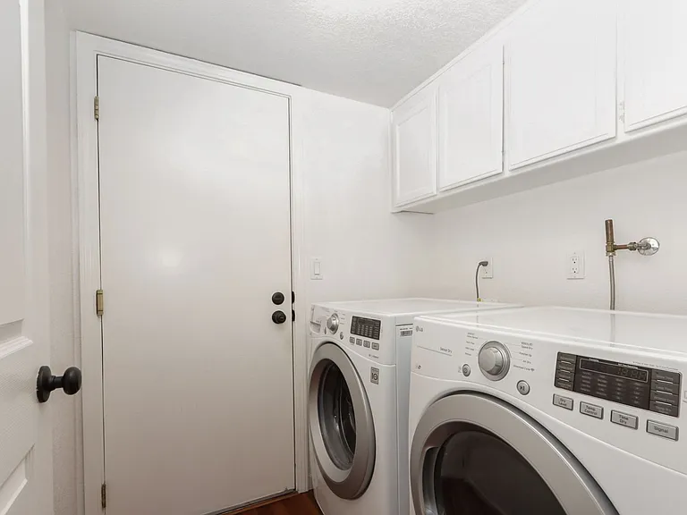 216 Greenview Dr — Photo 21