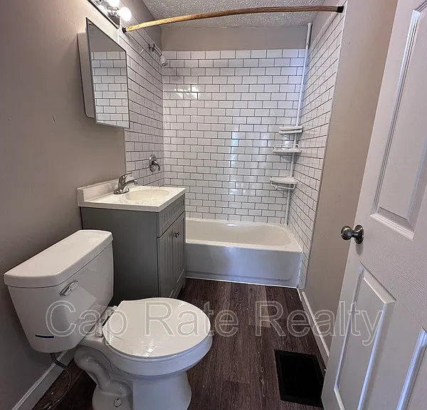 2359 McGuffey Rd — Photo 12